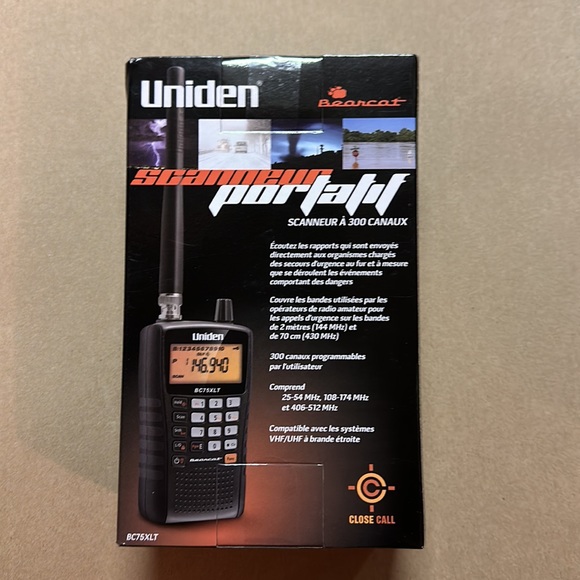 Uniden BearCat Portable Scanner - Picture 2 of 4
